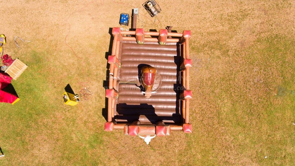 T11-3099 Wild West Mechanical Bull