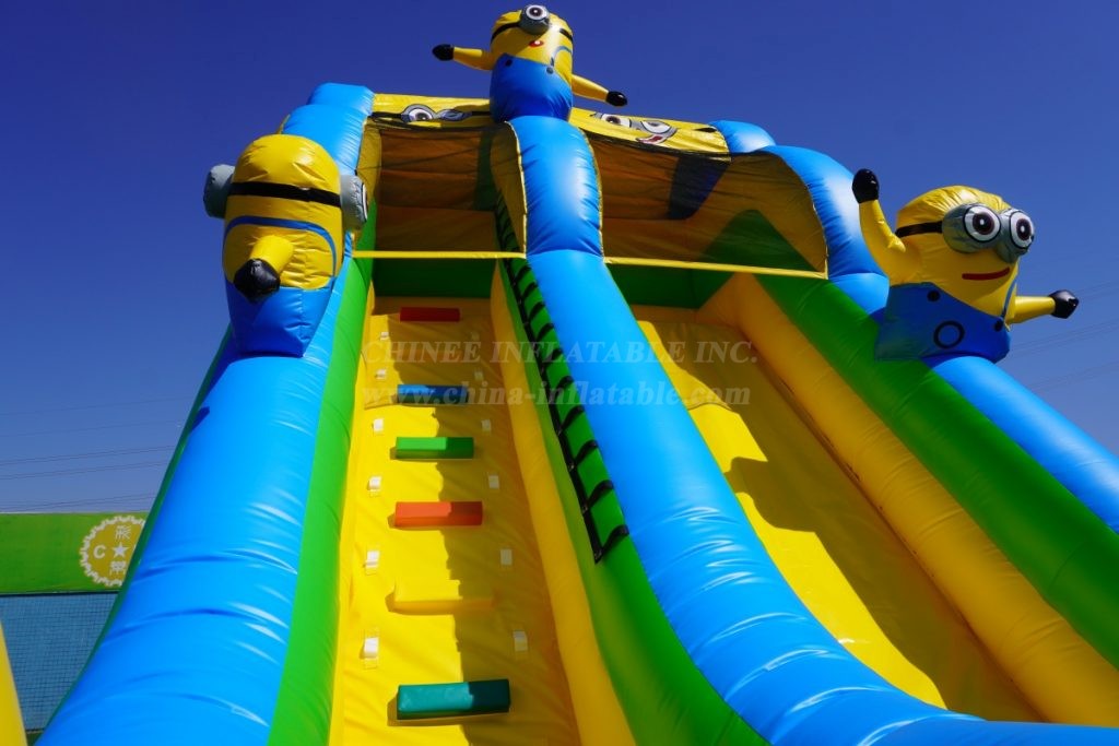 T8-4209 Minions Inflatable Slide