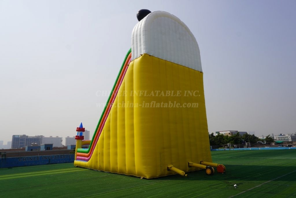 GS1-001B Giant Panda Castle Inflatable Slide